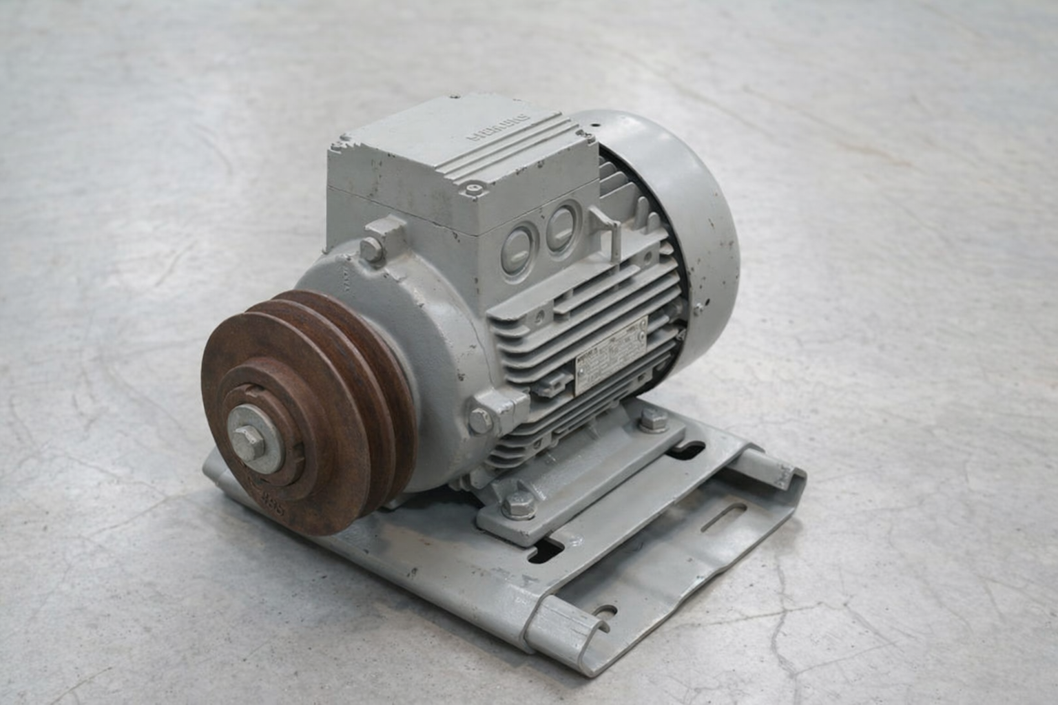 T-130 MOTOR SIEMENS 3~ Mot. (Trifásico) - Imagen 1